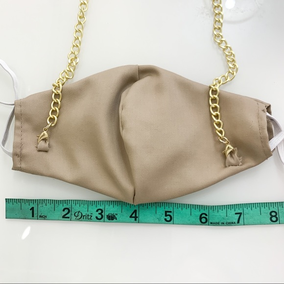 Face Mask With Chain - Picture 7 of 9